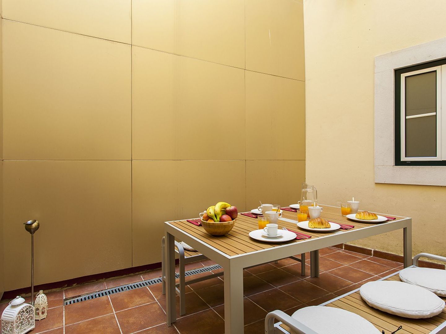 Chiado Patio Apartment Lisbon Bagian luar foto